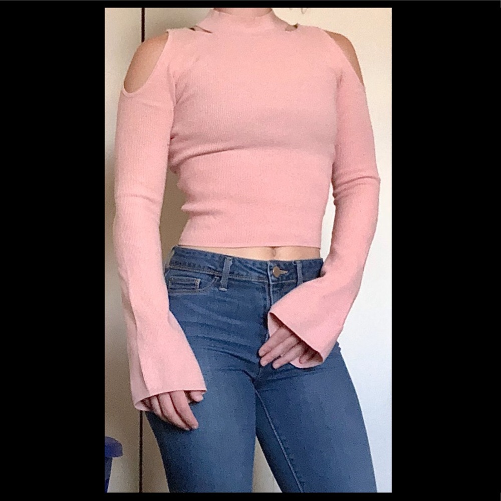 Express crop top sweater with large sleeves